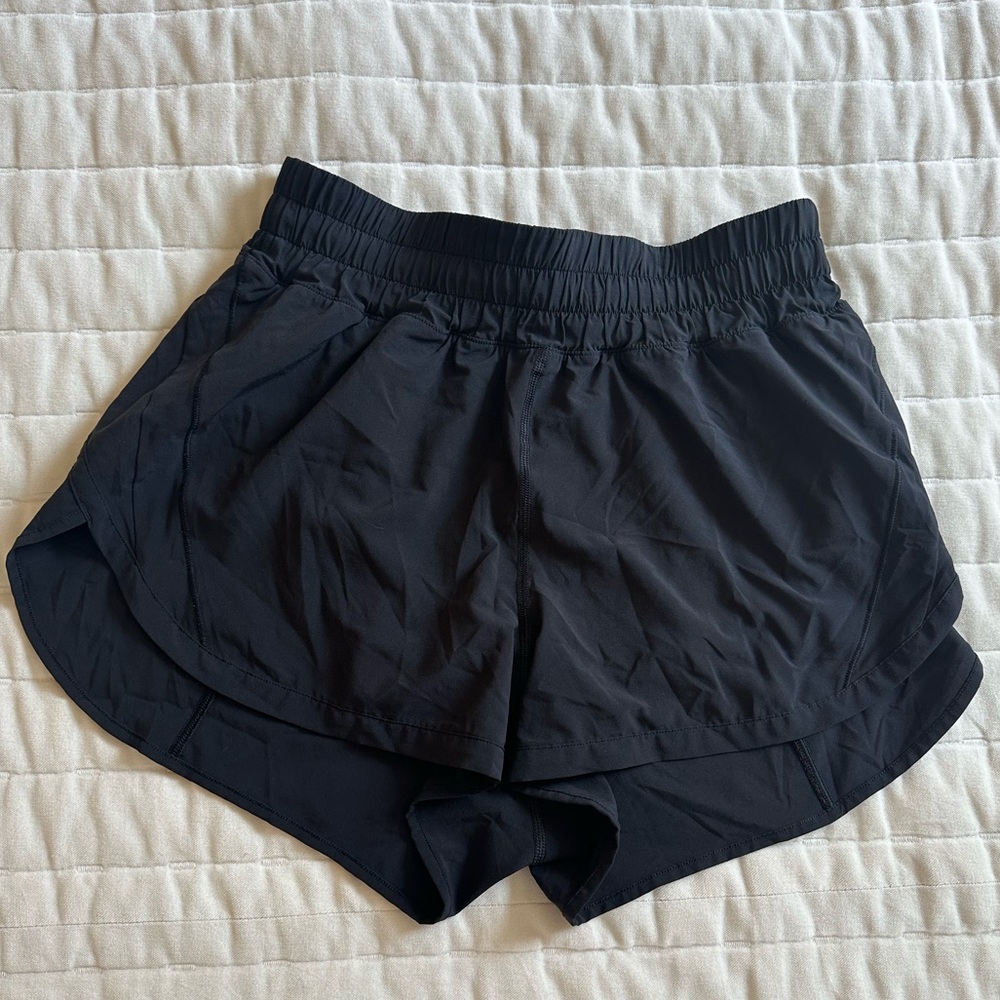 Black lululemon track that 3in high rise short size 8